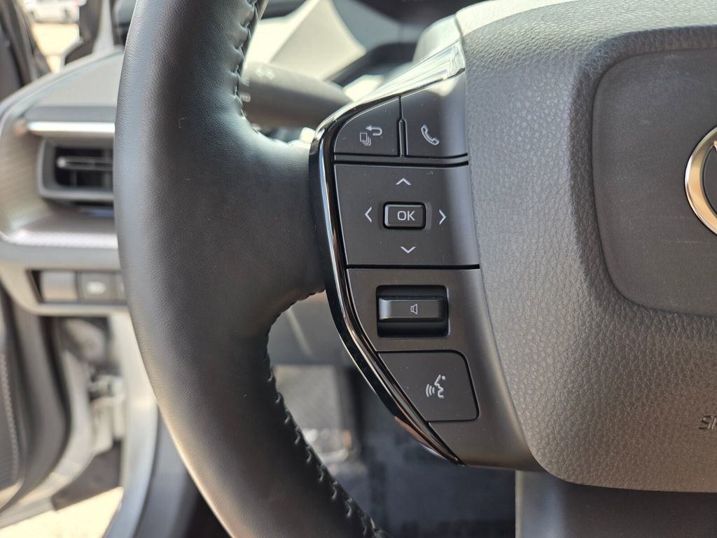 Used 2023 Toyota Prius XLE FWD image 30