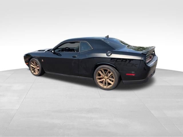 Used 2016 Dodge Challenger R/T Scat Pack w/ Leather Interior Group RWD image 5