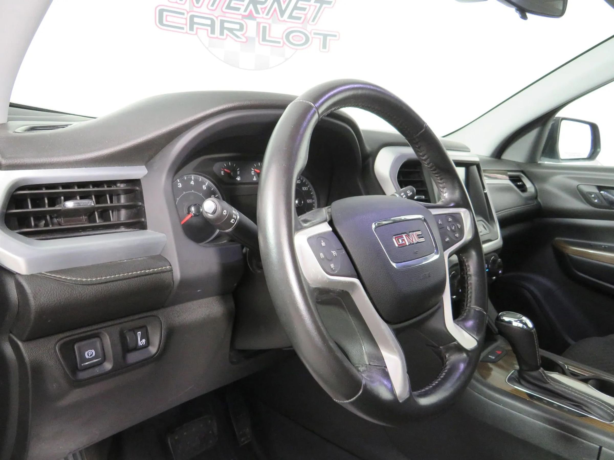Used 2019 GMC Acadia SLE w/ LPO, Floor Liner Package image 10
