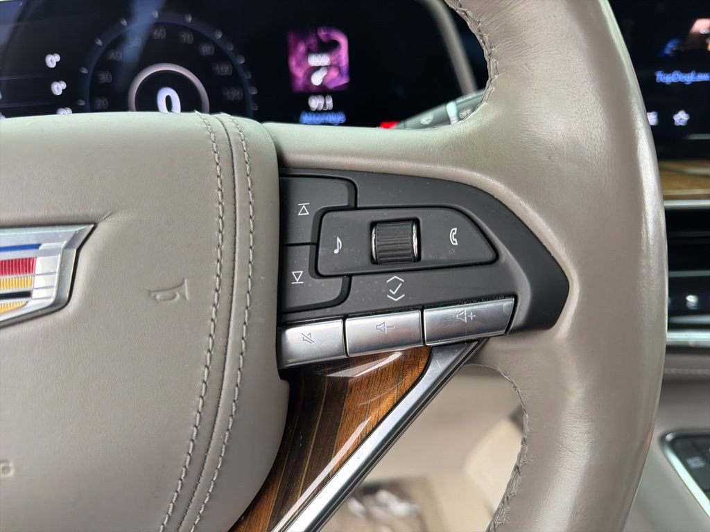 Used 2022 Cadillac Escalade Premium Luxury Platinum w/ Heavy-Duty Trailer Package image 36