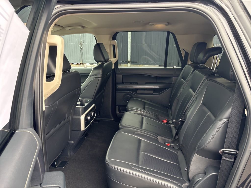 Used 2024 Ford Expedition Max XLT image 12