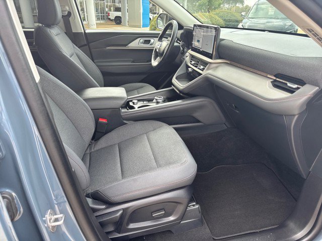 Used 2025 Ford Explorer Active image 16