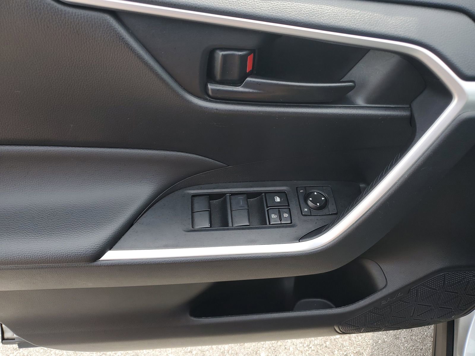 Certified 2024 Toyota RAV4 LE image 20