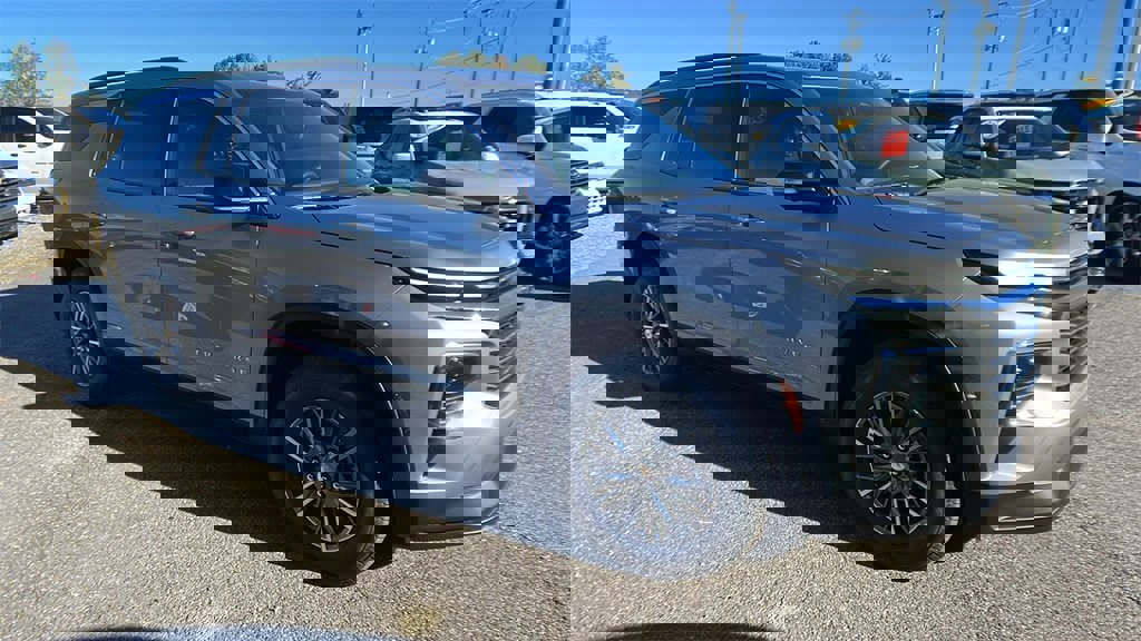 New 2026 Chevrolet Traverse LT w/ Driver Confidence Package image 3