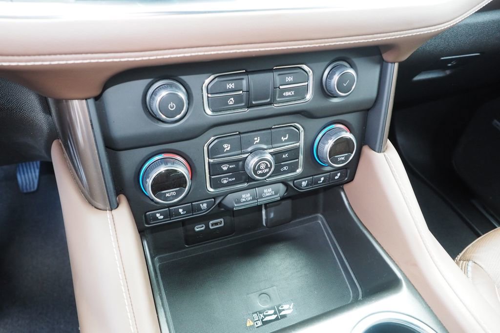 Used 2022 Chevrolet Suburban High Country w/ Premium Package 2 image 26