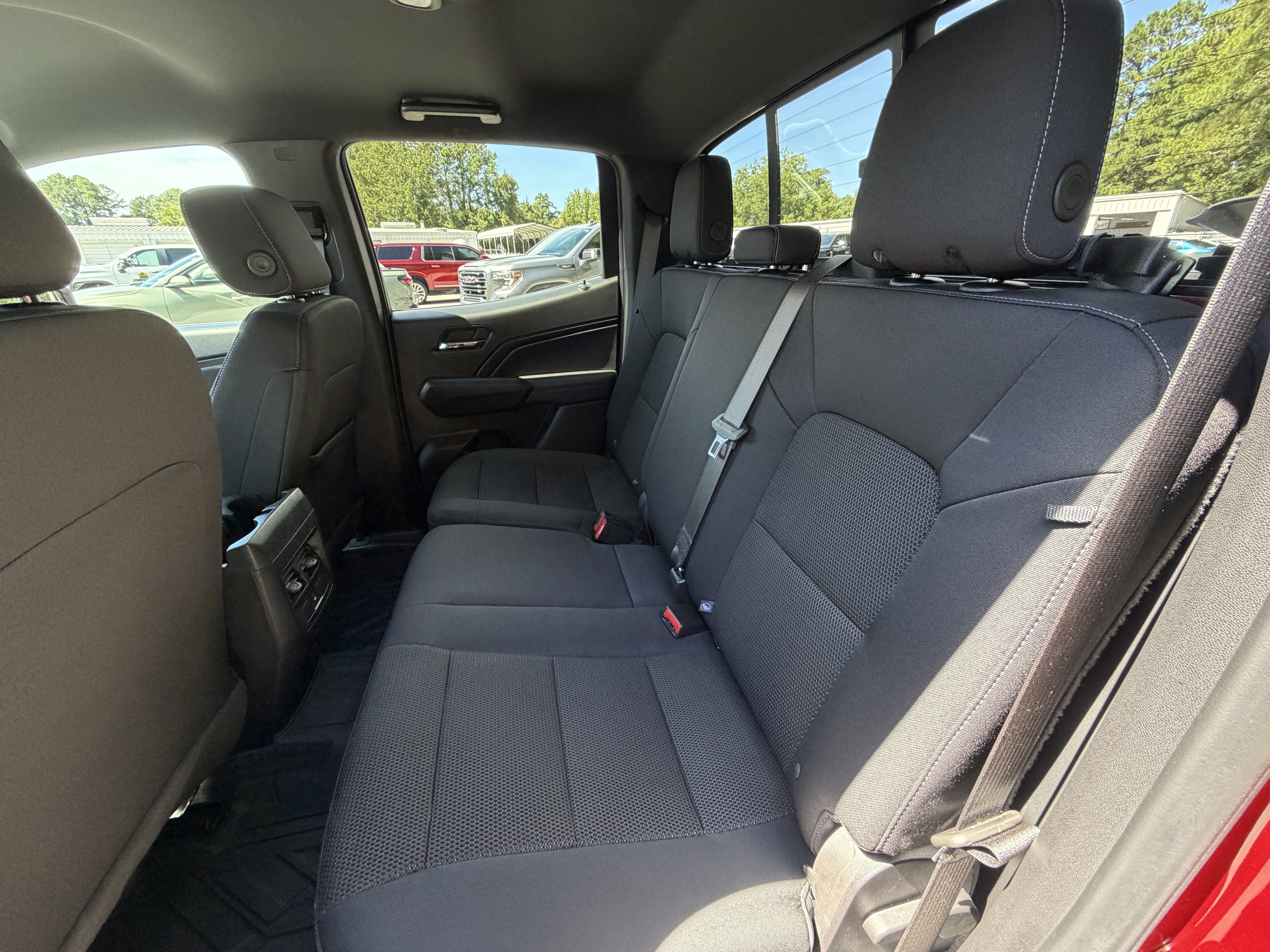 Used 2024 Chevrolet Colorado LT w/ LT Convenience Package II AWD/4WD image 17