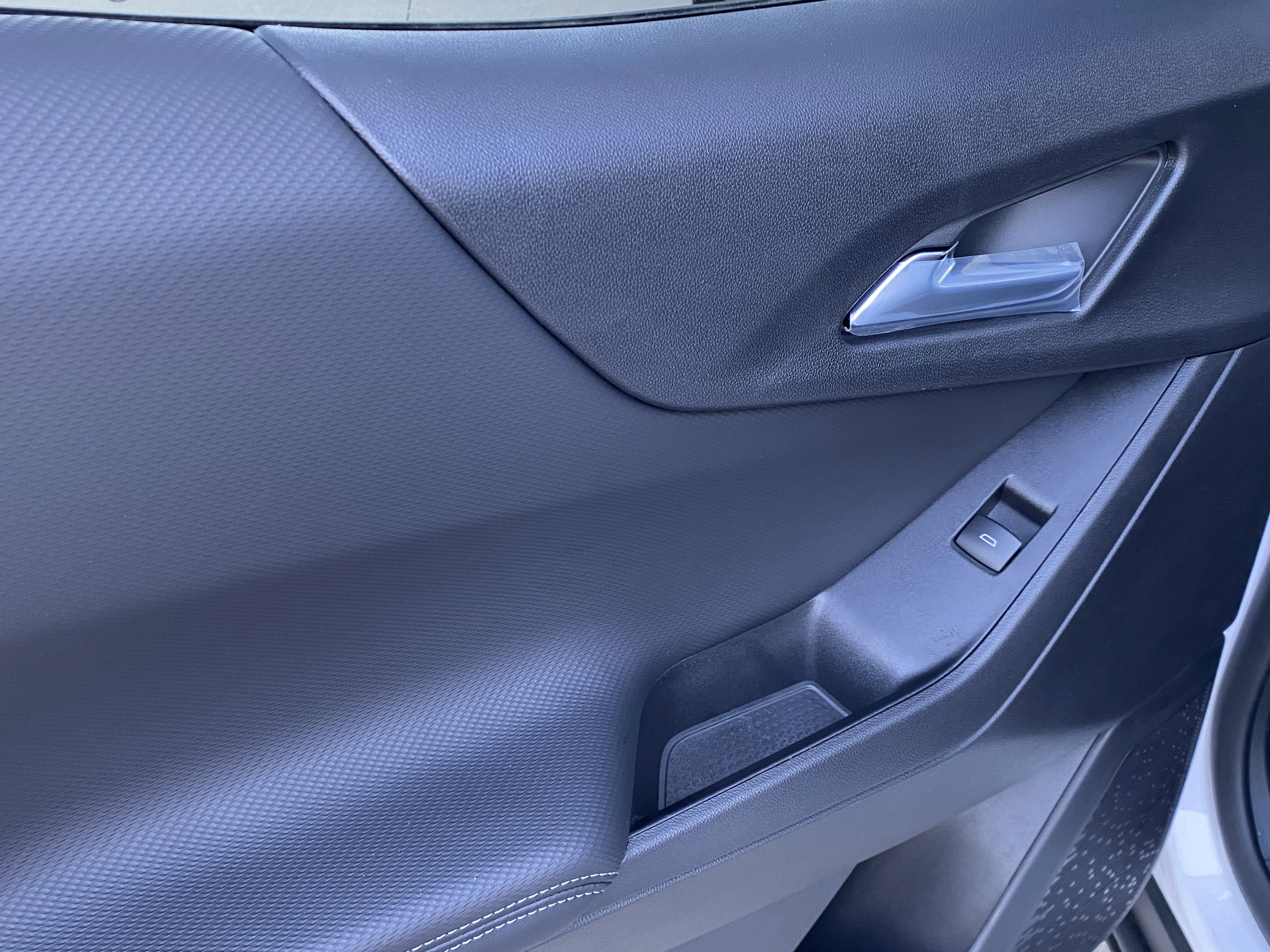 New 2026 Chevrolet Equinox LT w/ Convenience Package II image 32