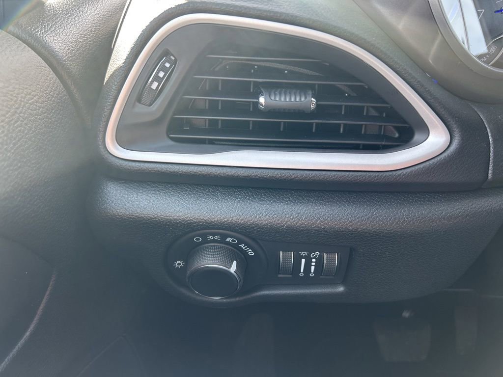 New 2026 Chrysler Voyager LX image 20