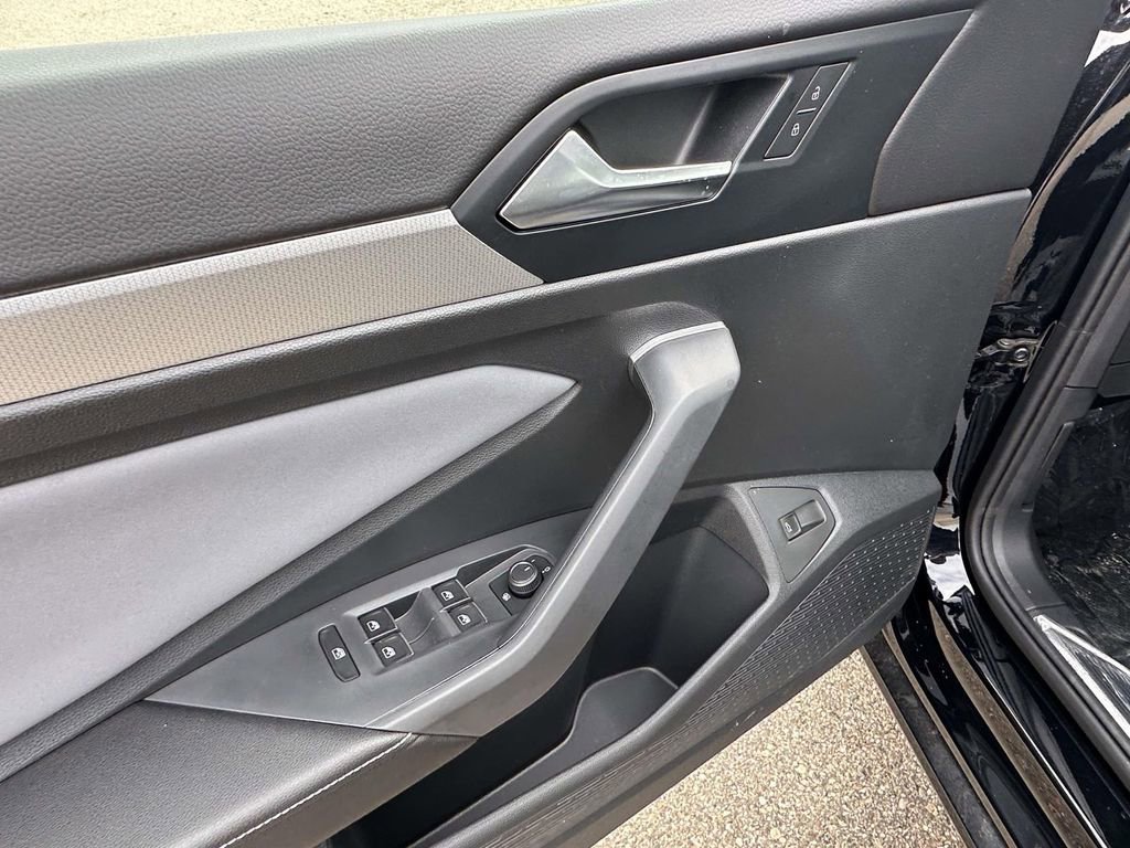 New 2026 Volkswagen Jetta SE image 12