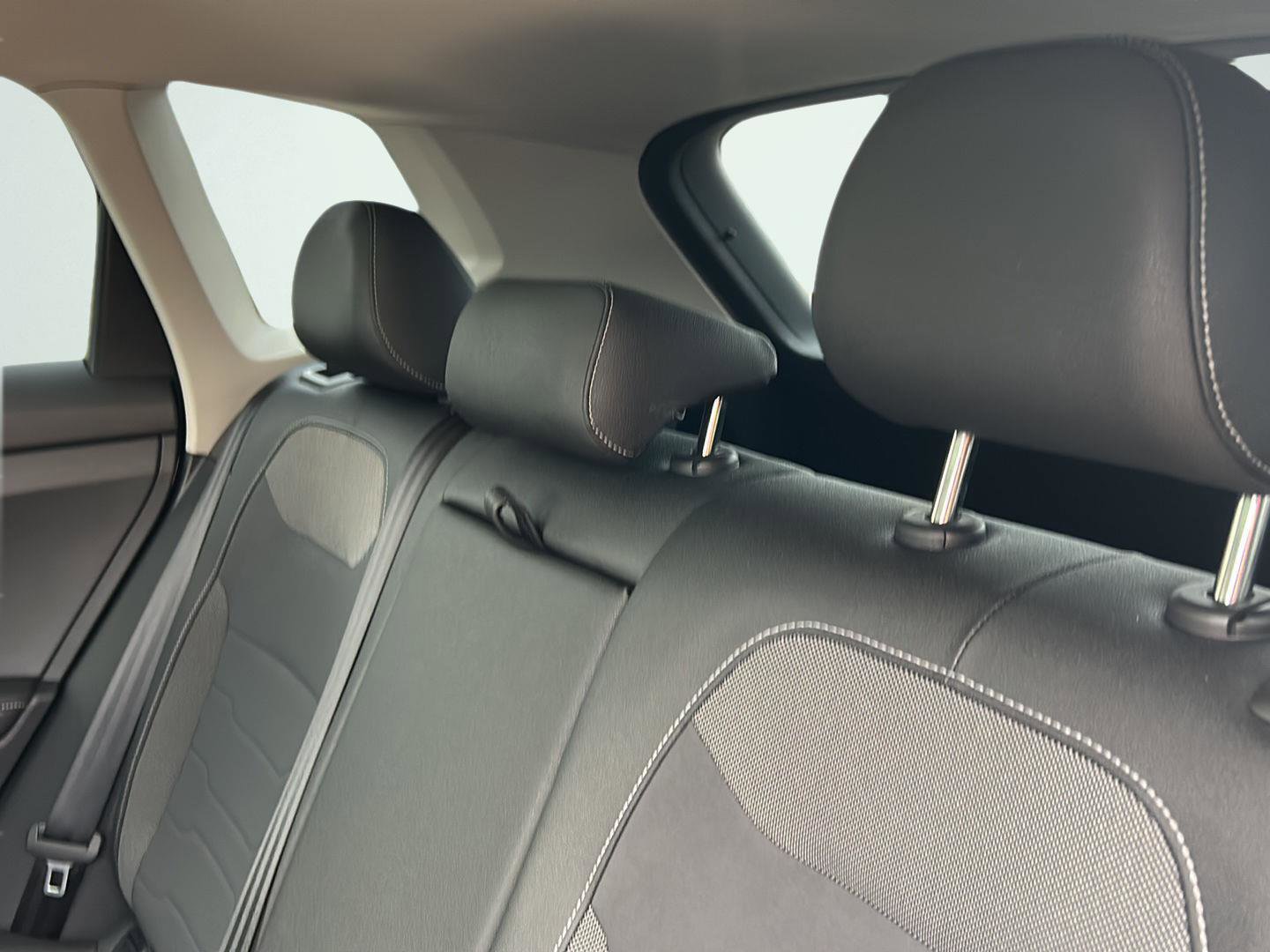 Used 2025 Volkswagen Taos SE image 32