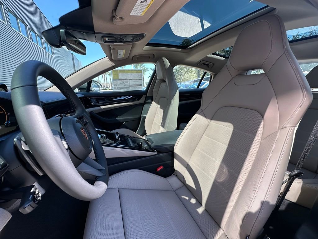 Used 2026 Porsche Panamera 4 image 5