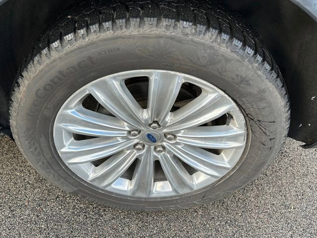 Used 2023 Ford Explorer Limited AWD/4WD image 7