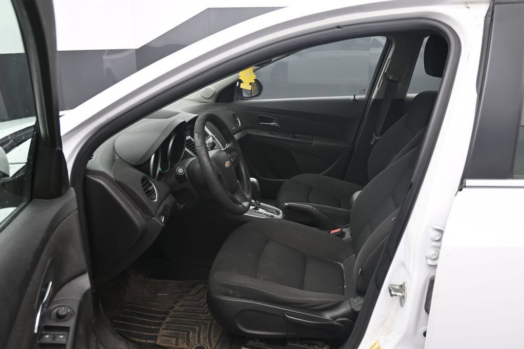 Used 2015 Chevrolet Cruze LT FWD image 14