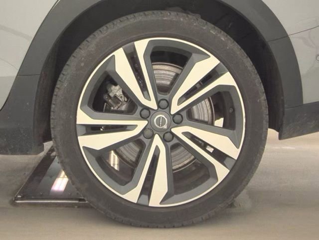 Used 2025 Volvo V60 B5 Cross Country Plus AWD/4WD image 19
