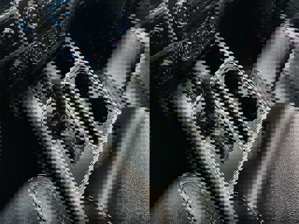 Used 2019 Ford F150 Lariat image 36