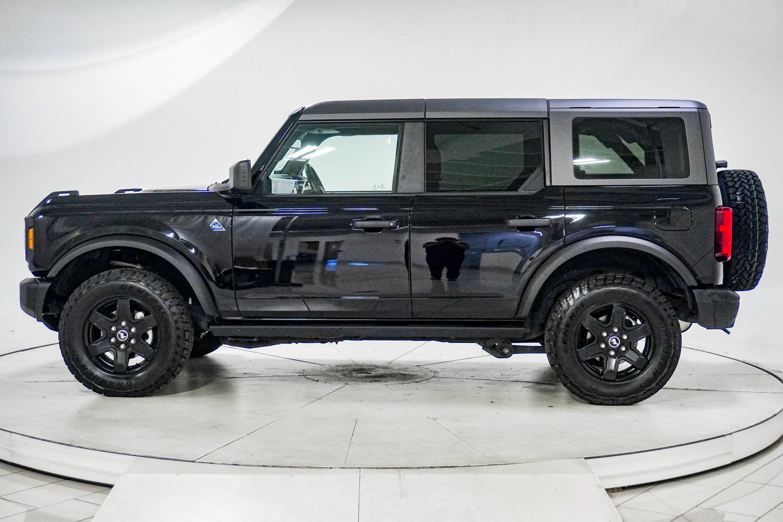 Used 2023 Ford Bronco Black Diamond AWD/4WD image 4