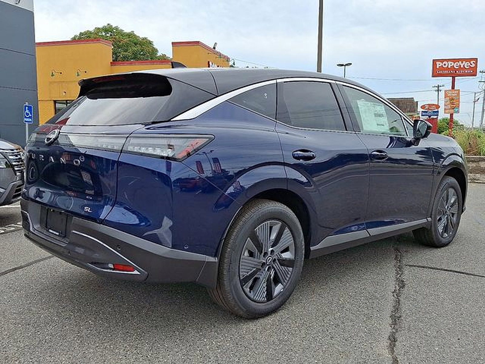 New 2025 Nissan Murano SL w/ Cargo Package AWD/4WD image 4