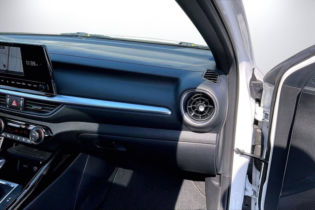 Used 2023 Kia Forte GT-Line w/ GT-Line Premium Package image 22