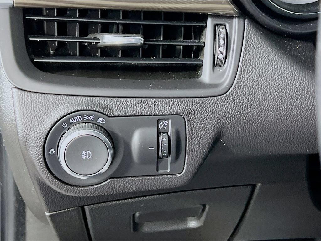 Certified 2020 Buick Envision Essence AWD/4WD image 8