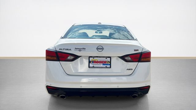 Used 2024 Nissan Altima 2.5 SR w/ SR Premium Package AWD/4WD image 4