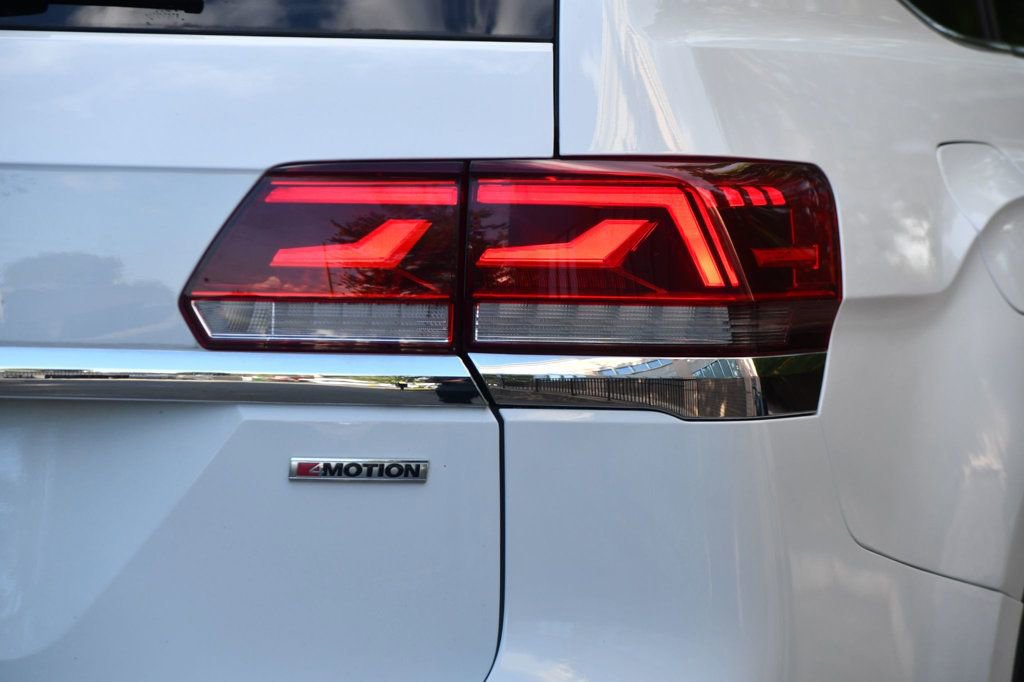 Used 2021 Volkswagen Atlas SEL Premium image 11