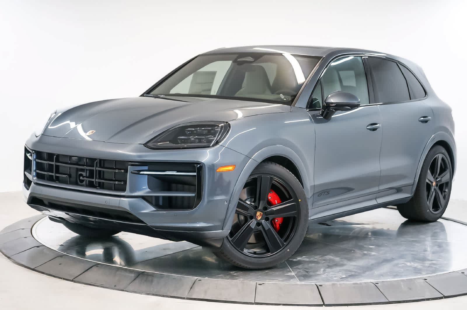 New 2026 Porsche Cayenne GTS AWD/4WD image 1