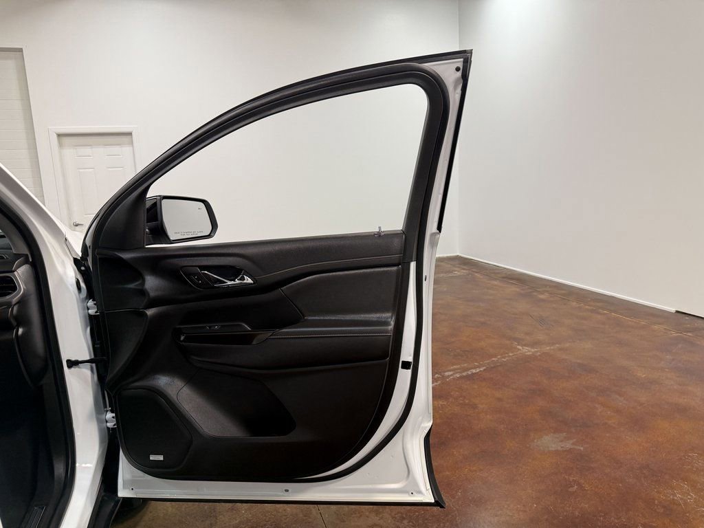 Used 2023 GMC Acadia AT4 image 62