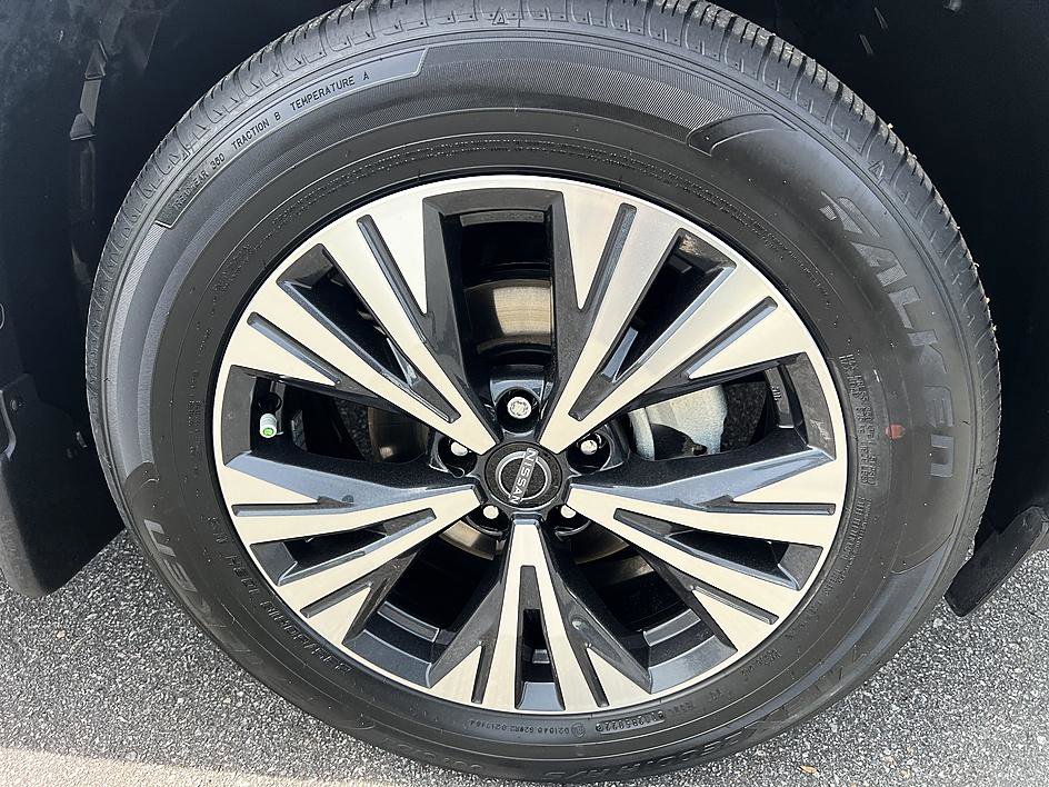 Certified 2023 Nissan Rogue SV w/ SV Premium B Package FWD image 12