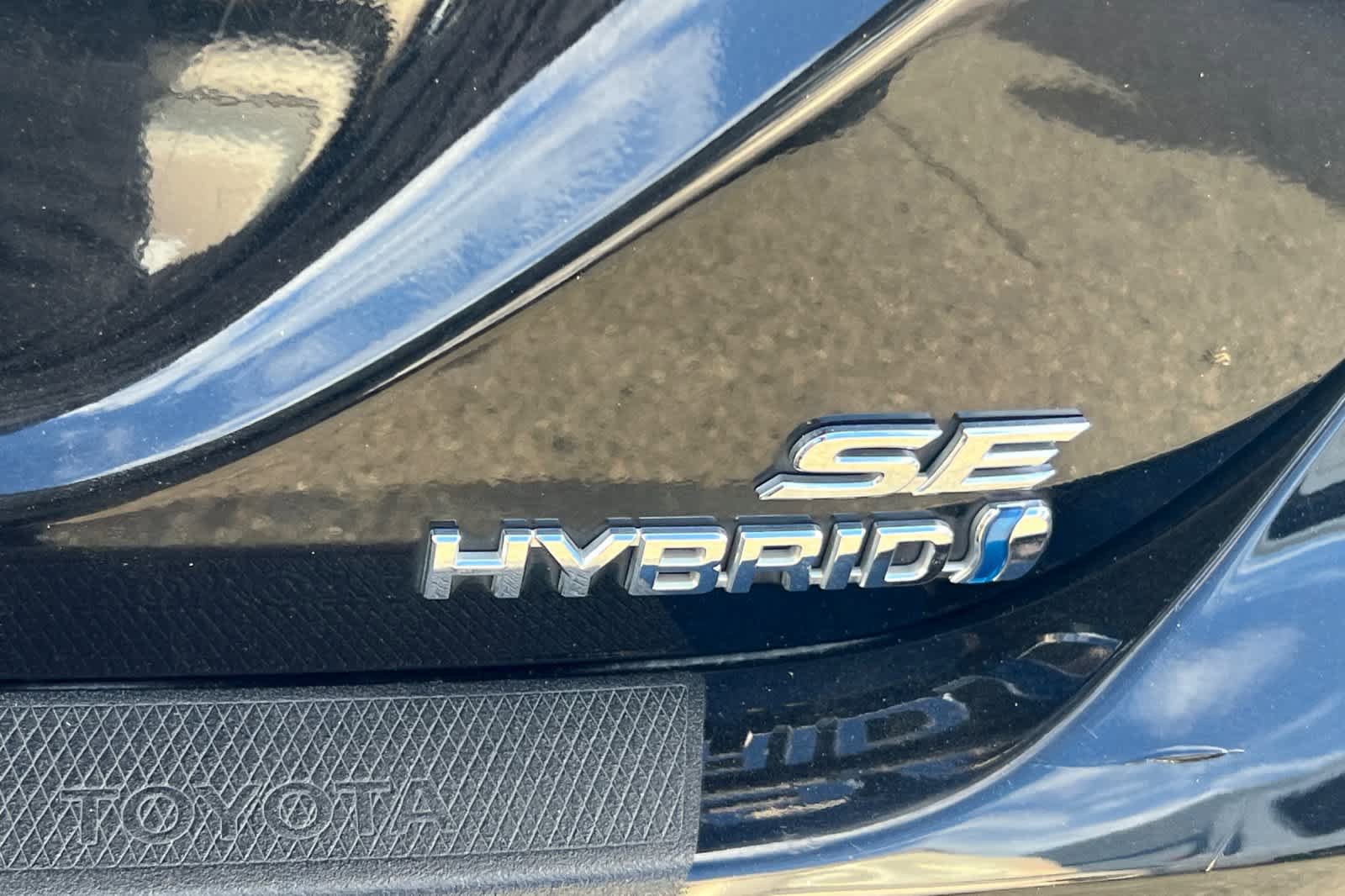 Used 2018 Toyota Camry SE FWD image 21