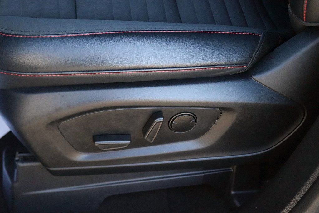 Used 2025 Ford Explorer ST-Line w/ ST-Line Street Pack AWD/4WD image 19