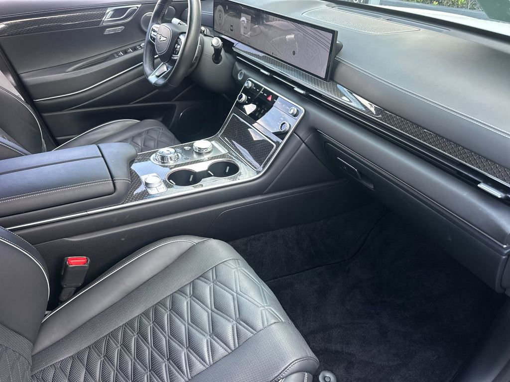 Used 2025 Genesis GV80 3.5T e-SC image 17