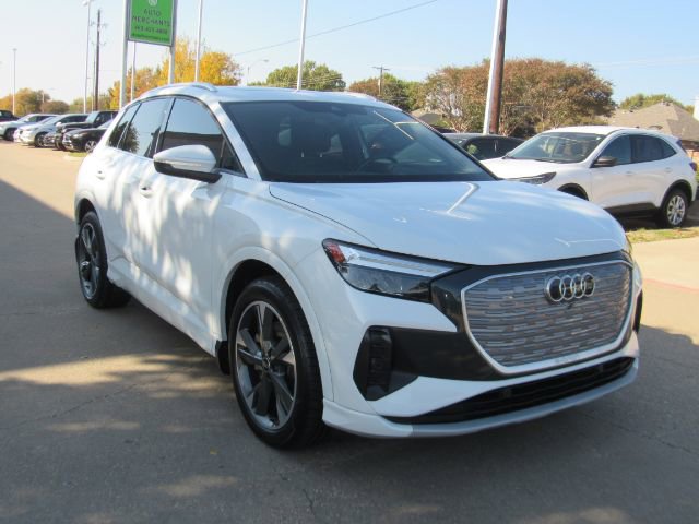 Used 2022 Audi Q4 e-tron Premium Plus w/ Premium Plus image 4