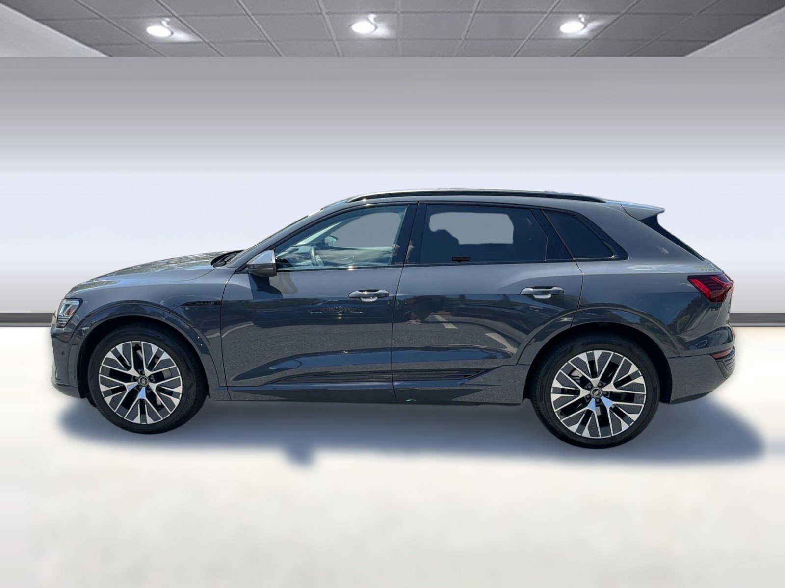 Used 2024 Audi Q8 e-tron Prestige AWD/4WD image 2