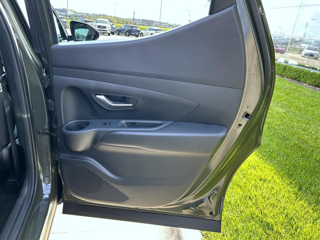 Used 2025 Hyundai Santa Cruz SE AWD/4WD image 18