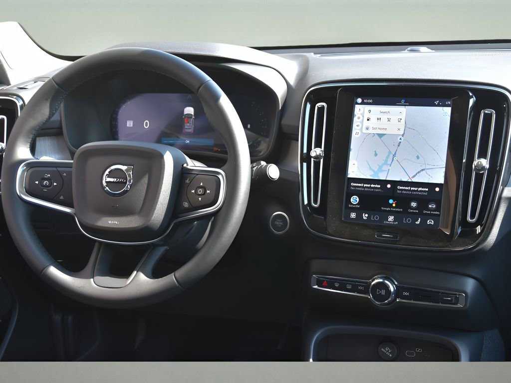 Certified 2026 Volvo XC40 B5 Plus w/ Protection Package Premier image 18