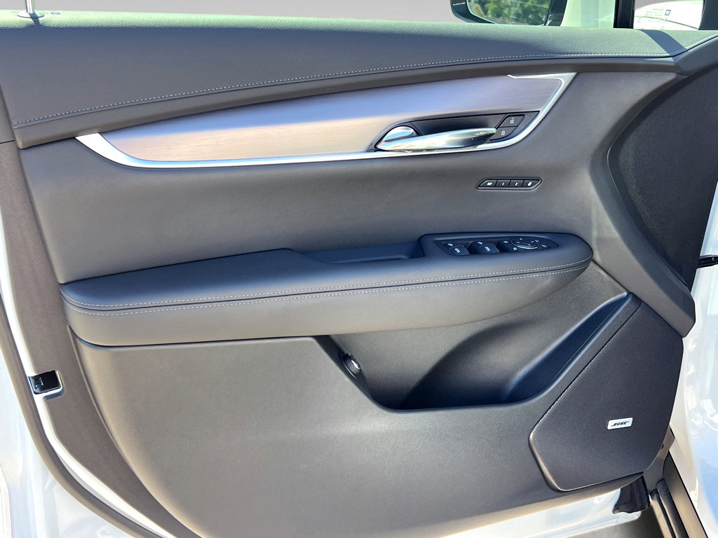 New 2025 Cadillac XT6 Luxury image 21