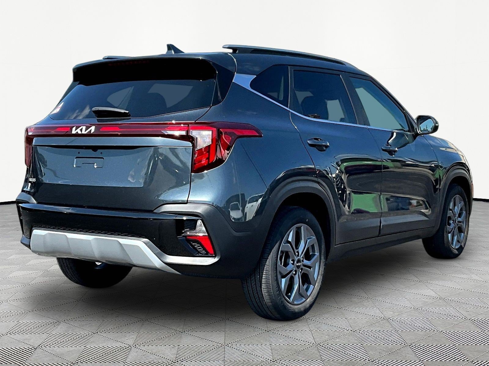 Used 2024 Kia Seltos S FWD image 6