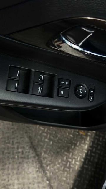 Used 2017 Honda Accord EX-L image 22