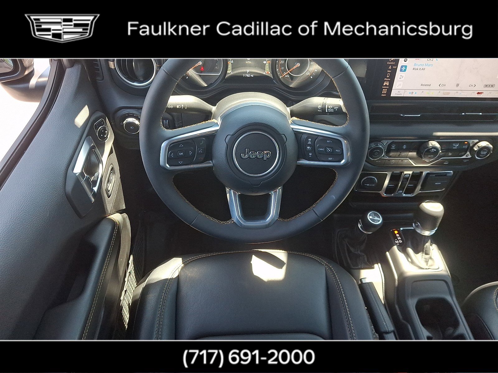 Used 2024 Jeep Wrangler Unlimited Sahara w/ Technology Group AWD/4WD image 11
