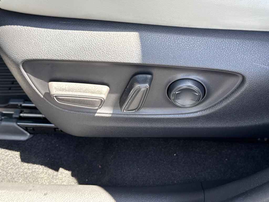 Certified 2020 Toyota RAV4 XLE Premium AWD/4WD image 21