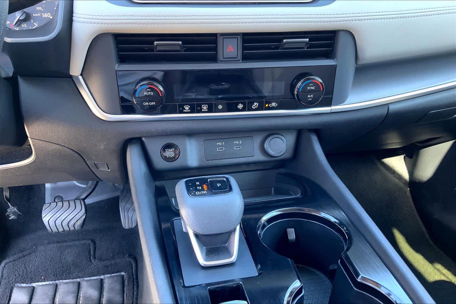 Used 2024 Nissan Rogue SV AWD/4WD image 31