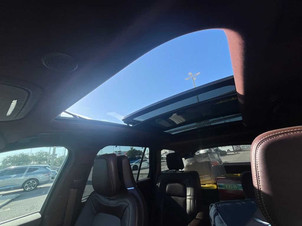Used 2022 Lincoln Aviator Black Label Grand Touring AWD/4WD image 16