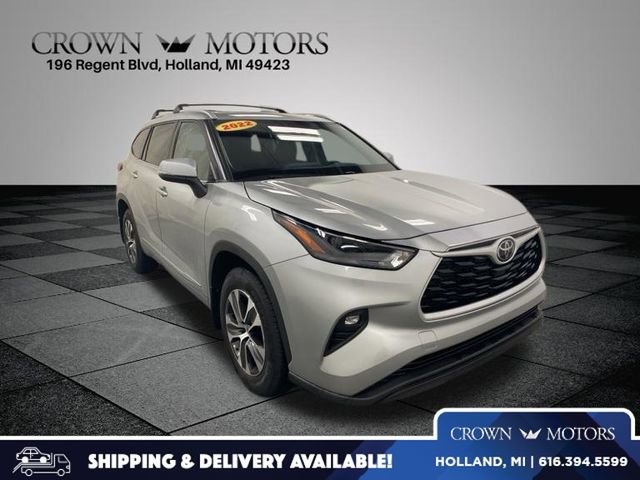 Used 2022 Toyota Highlander XLE image 1