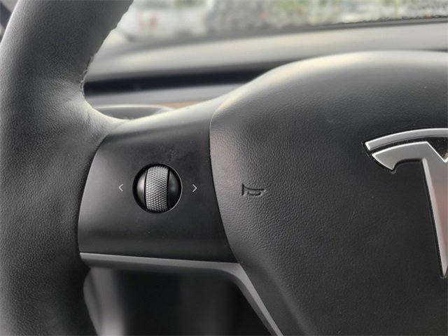 Used 2023 Tesla Model 3 Standard Range image 22