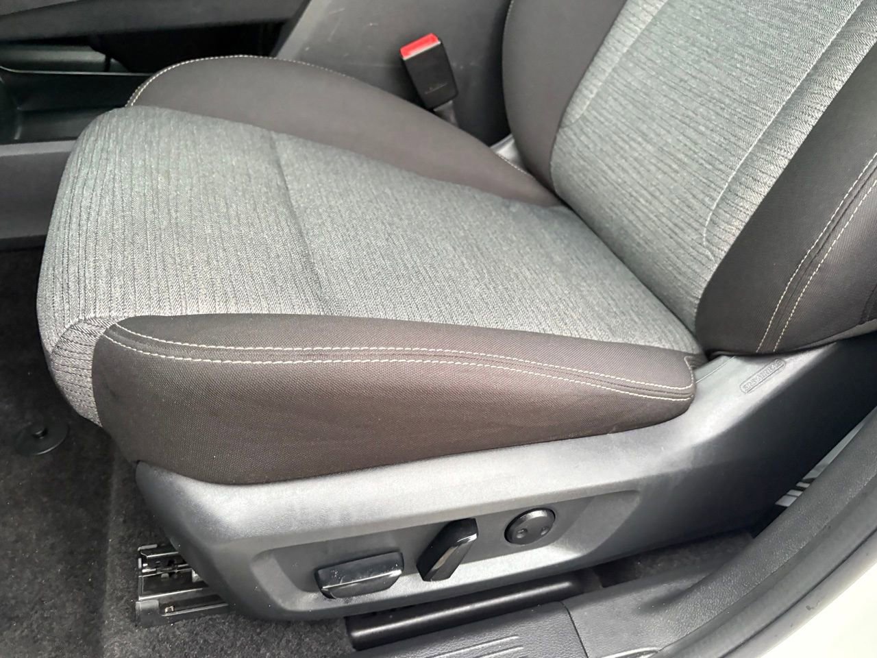 Certified 2023 Nissan Rogue SV image 29