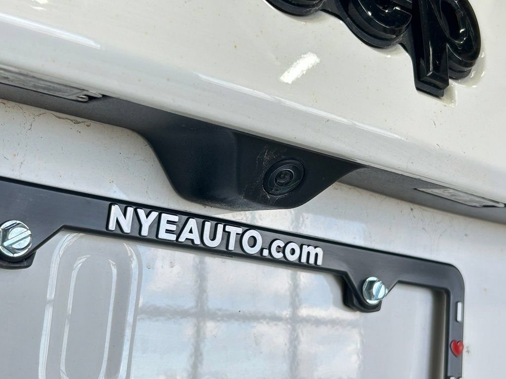 Used 2019 Jeep Grand Cherokee Altitude AWD/4WD image 46