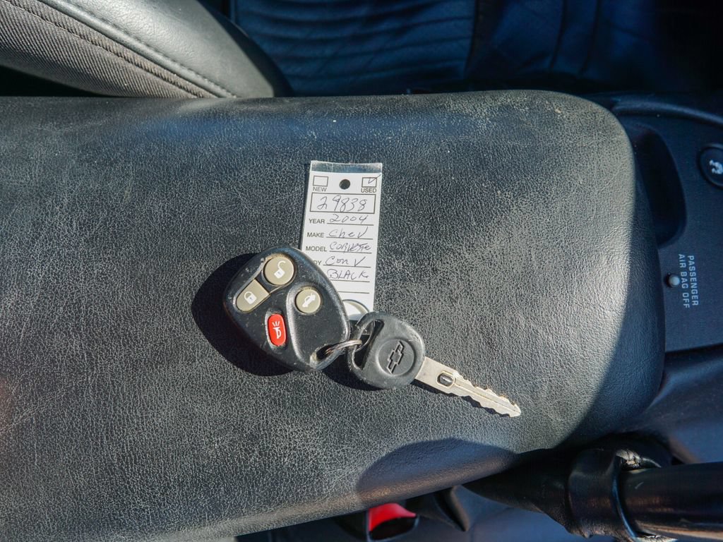 Used 2004 Chevrolet Corvette Convertible w/ Preferred Equipment Group RWD image 23