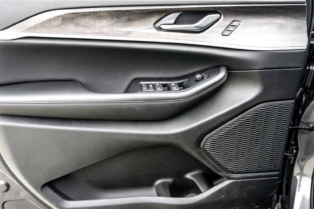 New 2025 Jeep Grand Cherokee Limited w/ MOPAR Finishing Package image 7