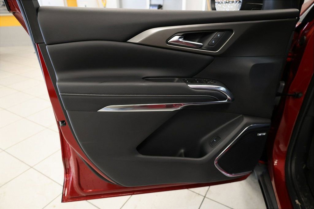 New 2025 Chevrolet Traverse LT w/ Enhanced Driving Package FWD image 29