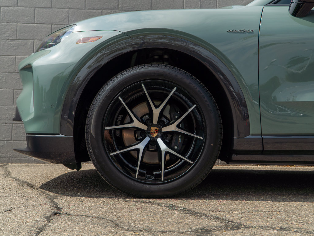 New 2026 Porsche Cayenne Electric AWD/4WD image 12